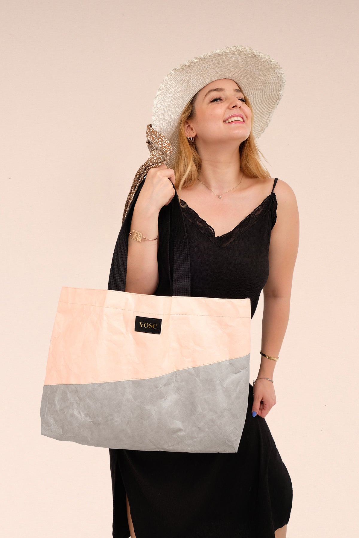 Eco-Friendly and Durable Shoulder Bag - Salmon & Grey