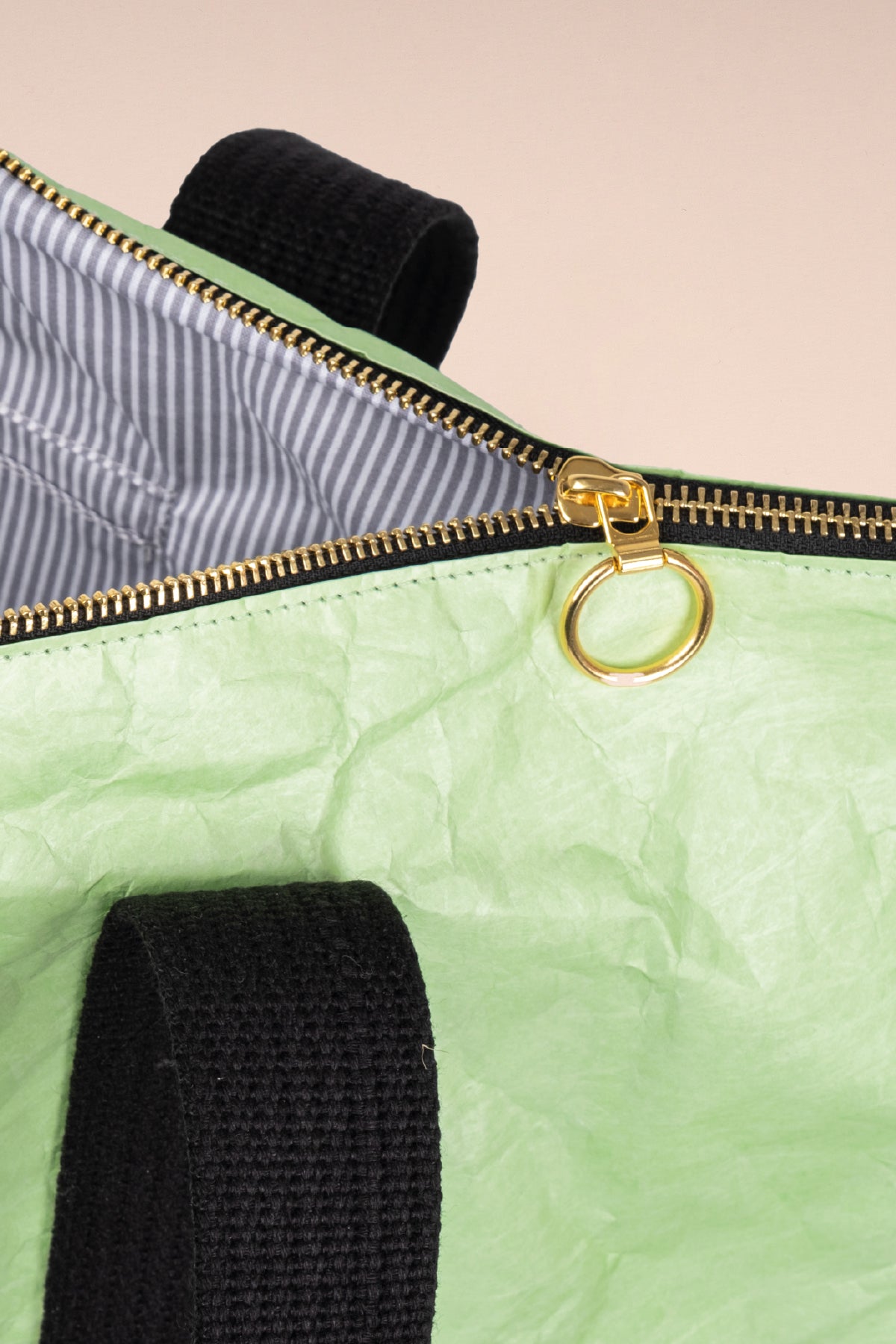 Eco-Friendly and Durable Shoulder Bag - Green